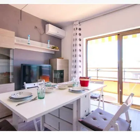 Apartment Carrer Juli Garreta