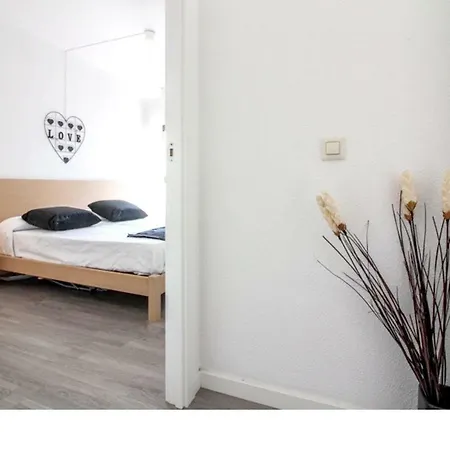 Apartment Carrer Juli Garreta