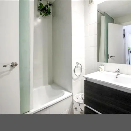 Carrer Juli Garreta Apartment